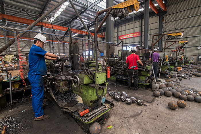 磐石网架配件车间