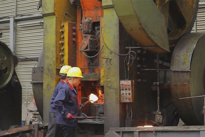 磐石网架配件车间